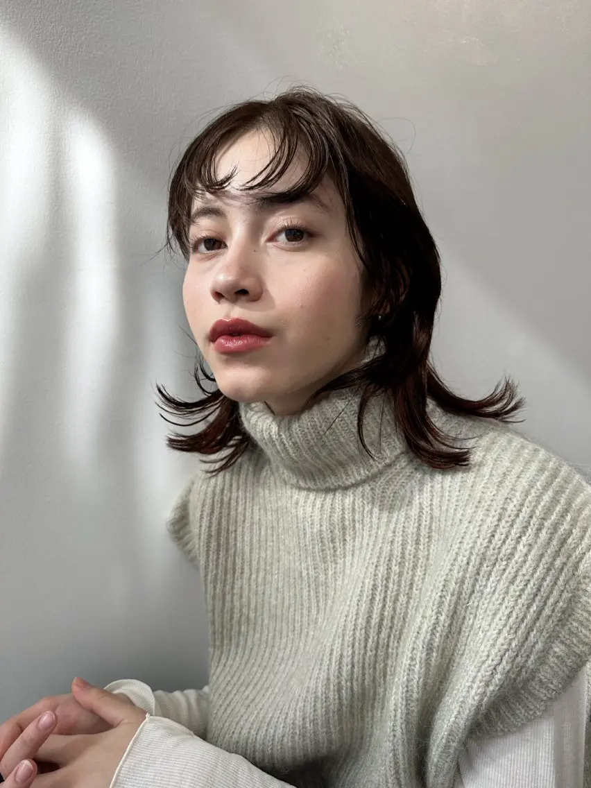 ミディアム 嶋崎 留美のヘアスタイル