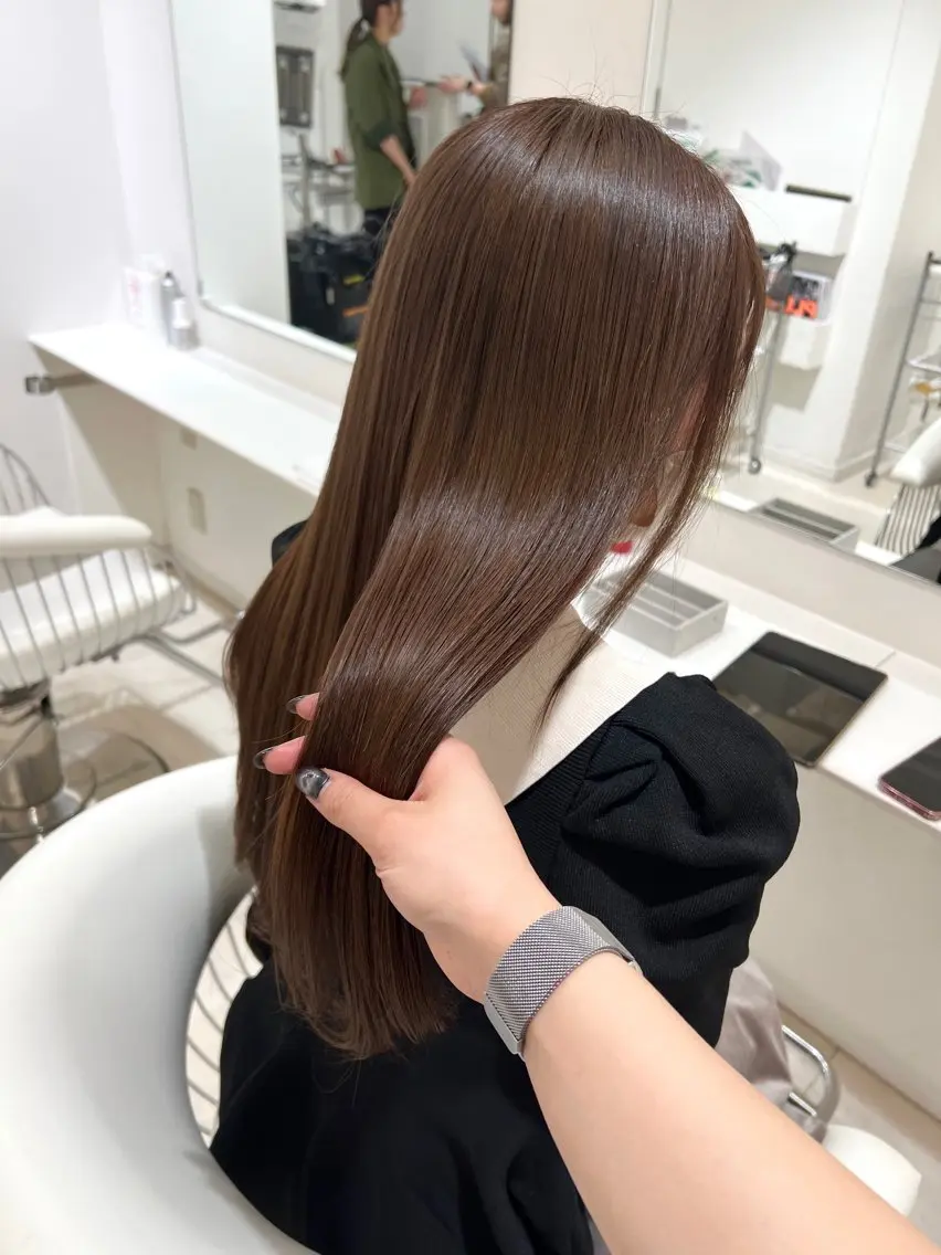 ロング カラー NANO／ ブリーチ×レイヤーのヘアスタイル
