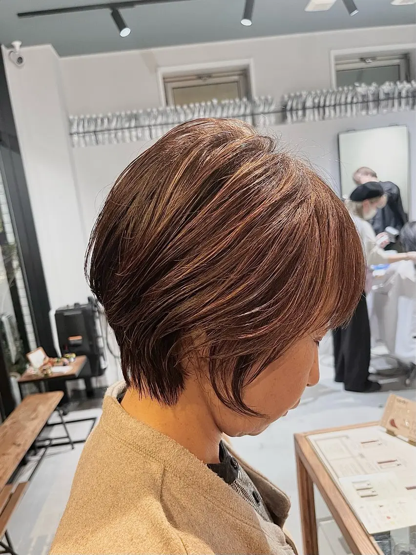 ショート カラー ハイライトカラー ハイライト ⭕️白髪のお悩み 解決します⭕️のヘアスタイル
