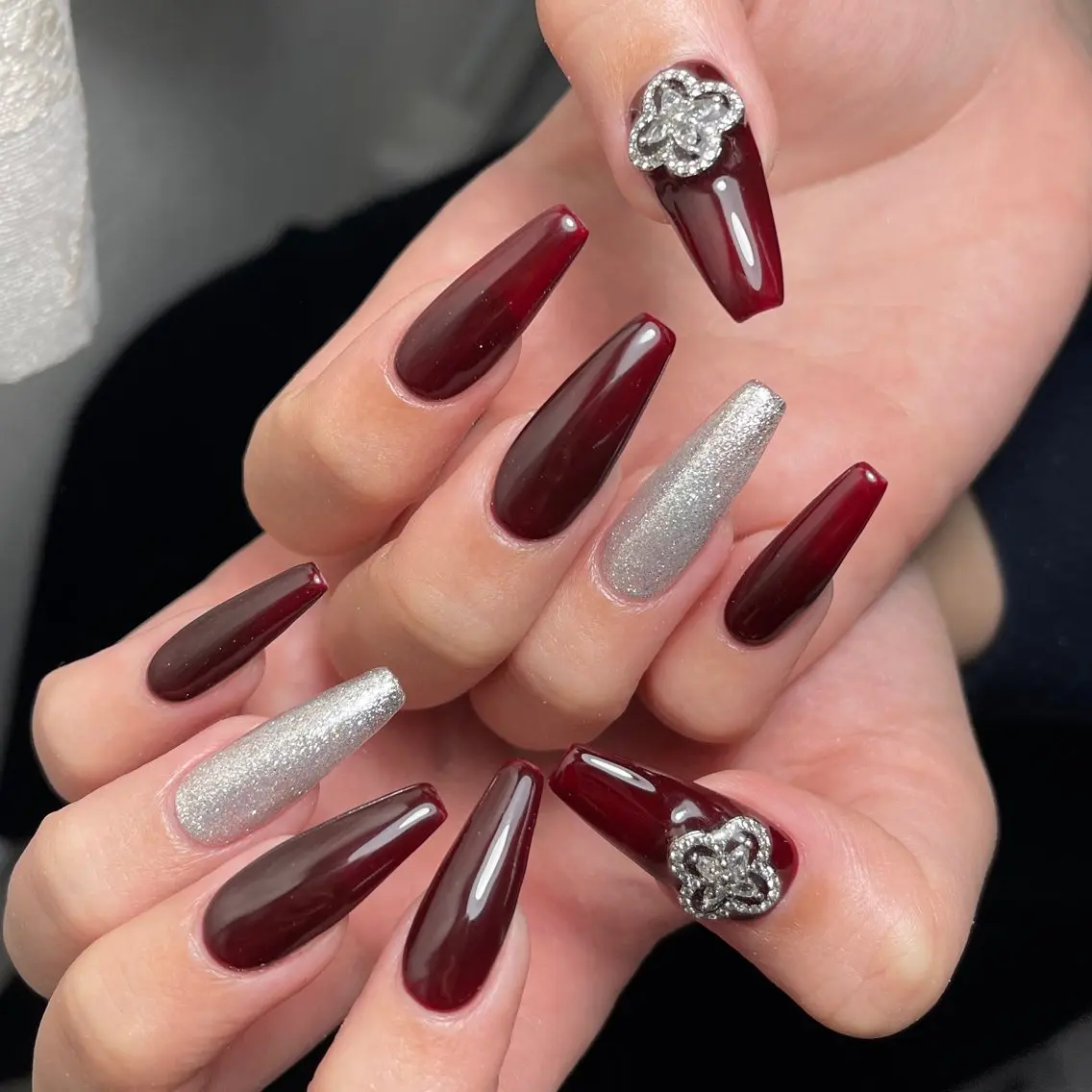ネイル ハンドネイル Queens ciciのネイルデザイン