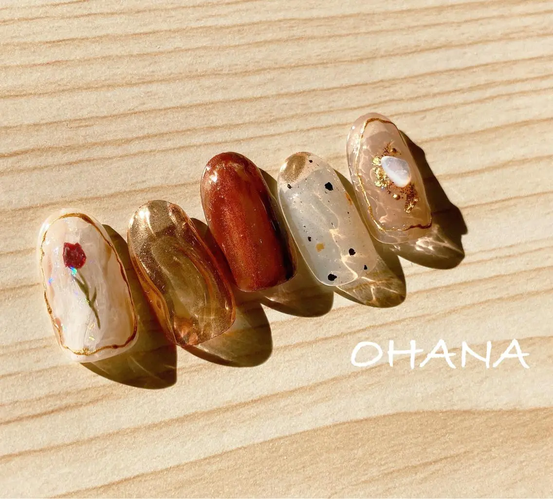 ネイル べっ甲ネイル フットネイル マグネットネイル ミラーネイル ニュアンスネイル nailroom OHANA🌴のネイルデザイン