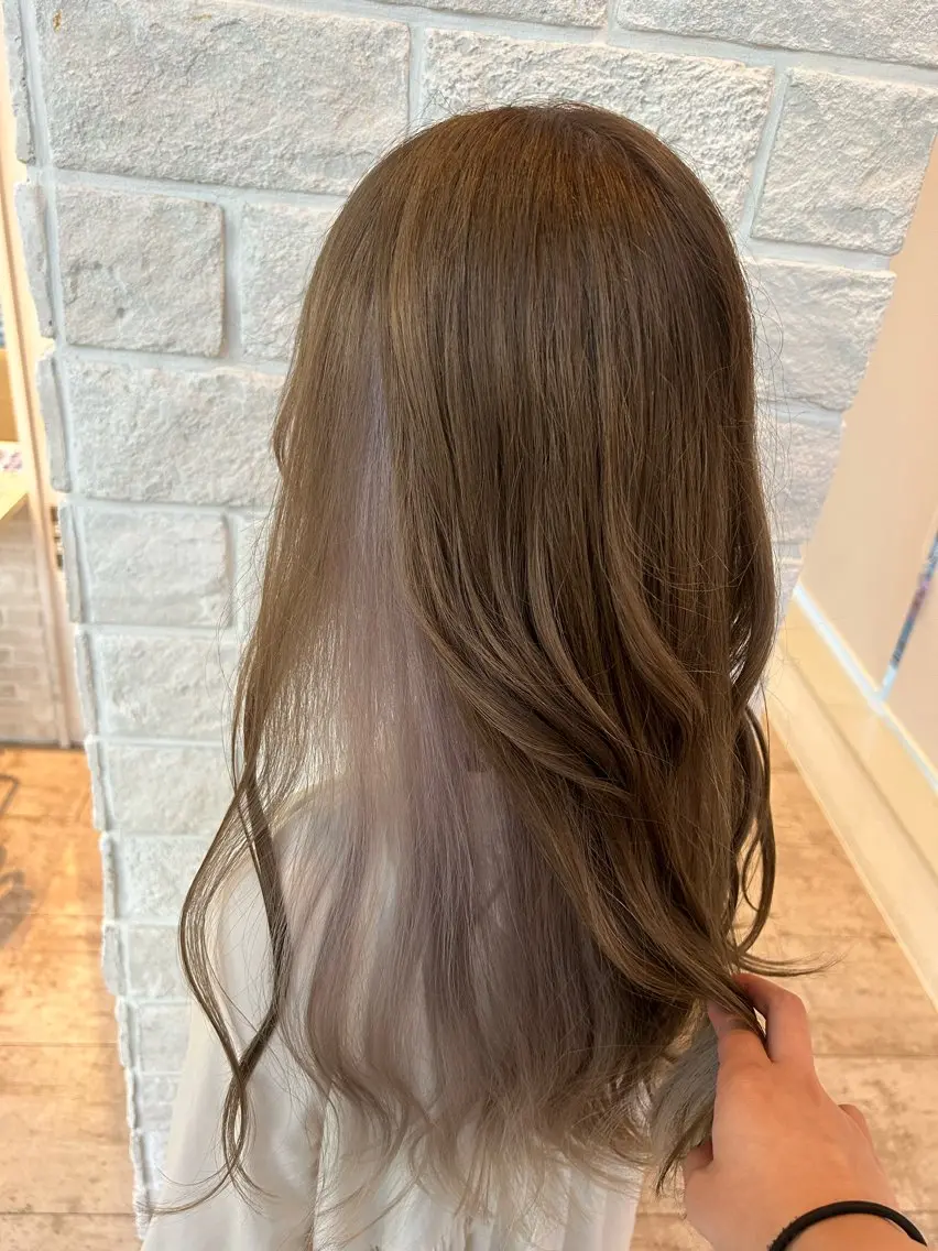 ロング カラー ブリーチ ブラウンカラー 透明感カラー 櫟本 来夢のヘアスタイル