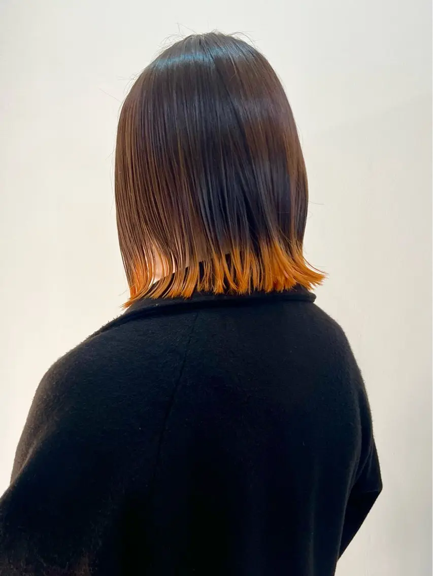 ミディアム カラー ブリーチ オレンジ ヘアカラー 切りっぱなしボブ/ ブリーチカラー/大塚のヘアスタイル