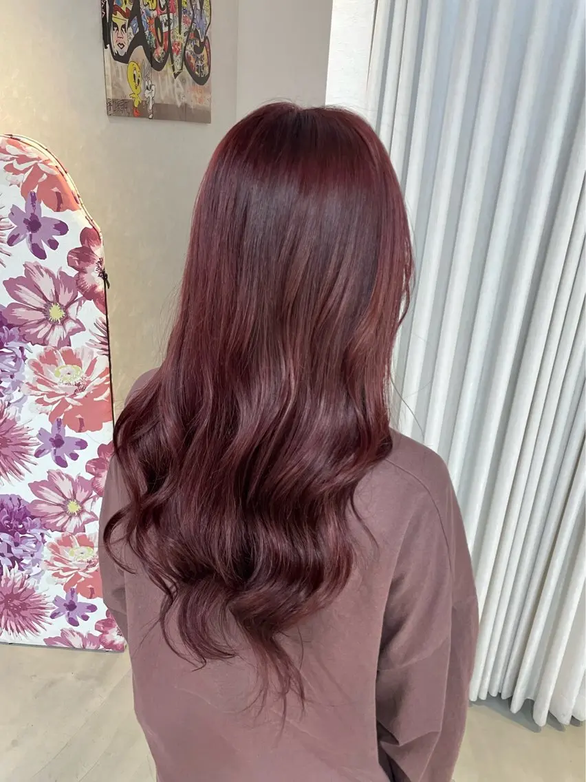 ロング カラー ボルドーカラー ヘアカラー 安井まゆ _Box mico.のヘアスタイル
