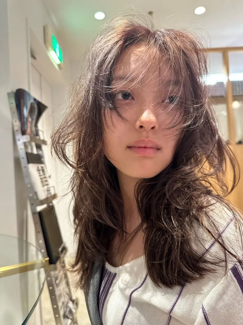 セミロング 透け感color/ SUのヘアスタイル