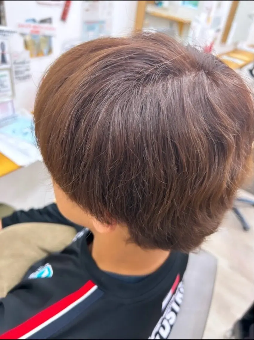 ショート ヘアカラー 酒井 直桜矢のヘアスタイル