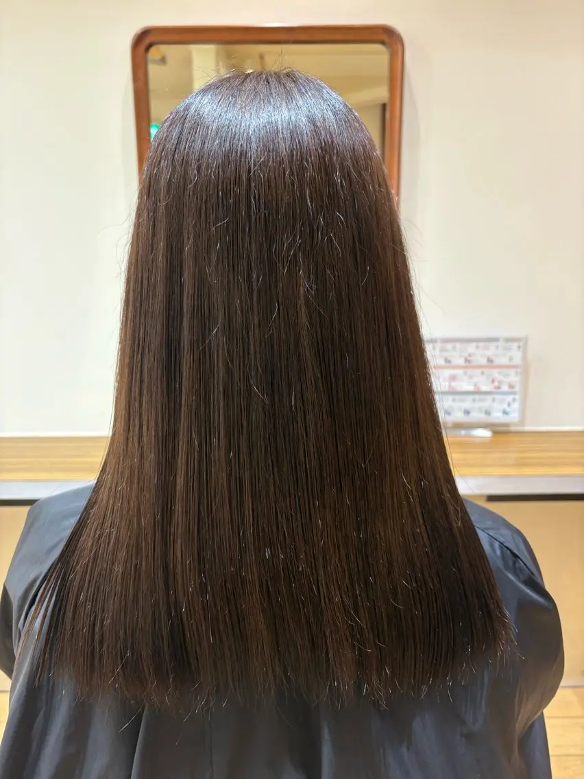 ⭐️暗くしたい方限定⭐️艶々ワンカラー➕Aujuaトリートメント付き🫧の写真