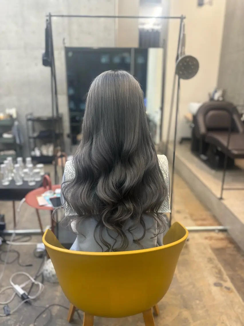 ロング アッシュ ヘアカラー 透明感カラー/赤み消 しカラー/もものヘアスタイル