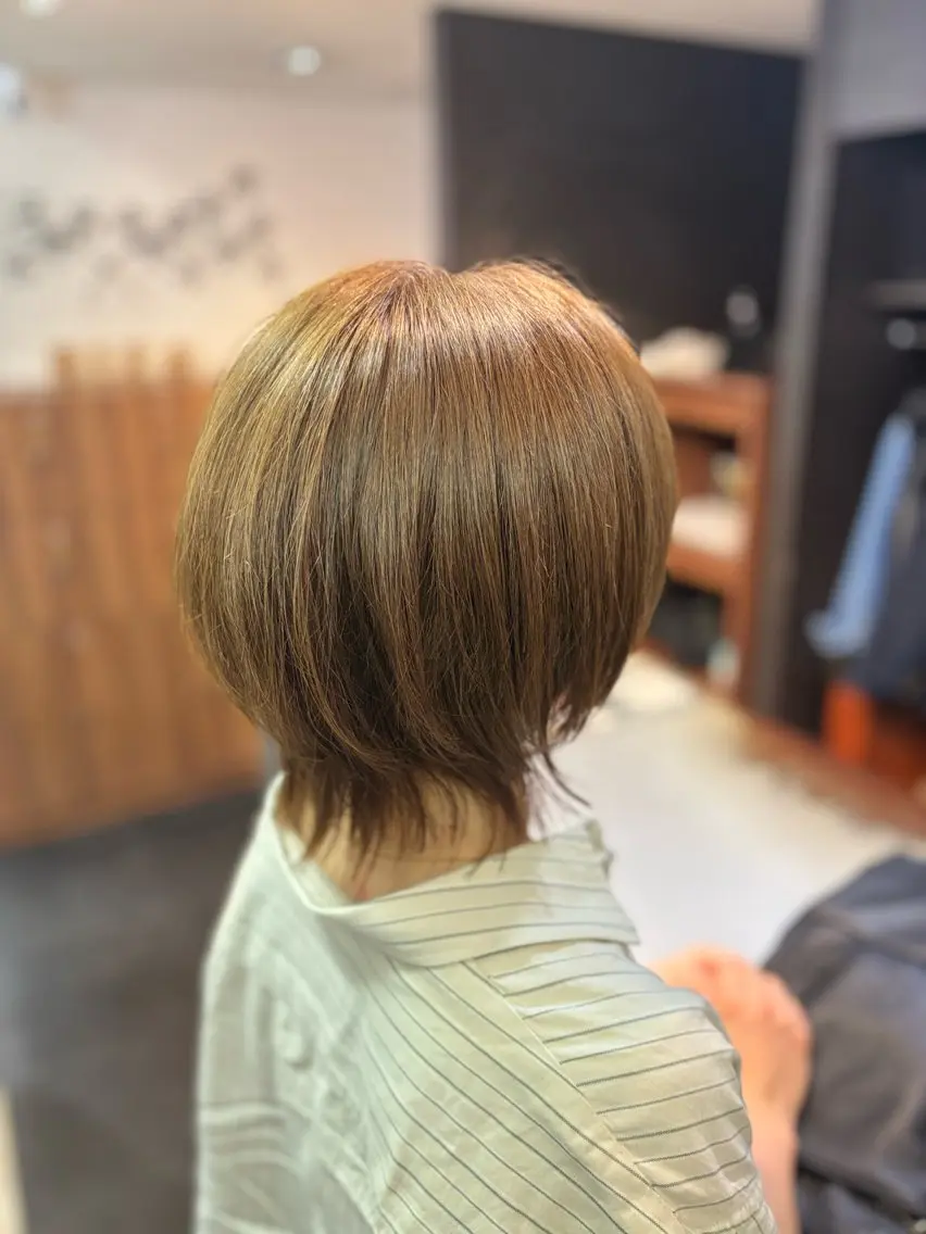ミディアム カラー ベージュカラー くびれヘア くびれレイヤー レイヤーカット むとう ひろみのヘアスタイル