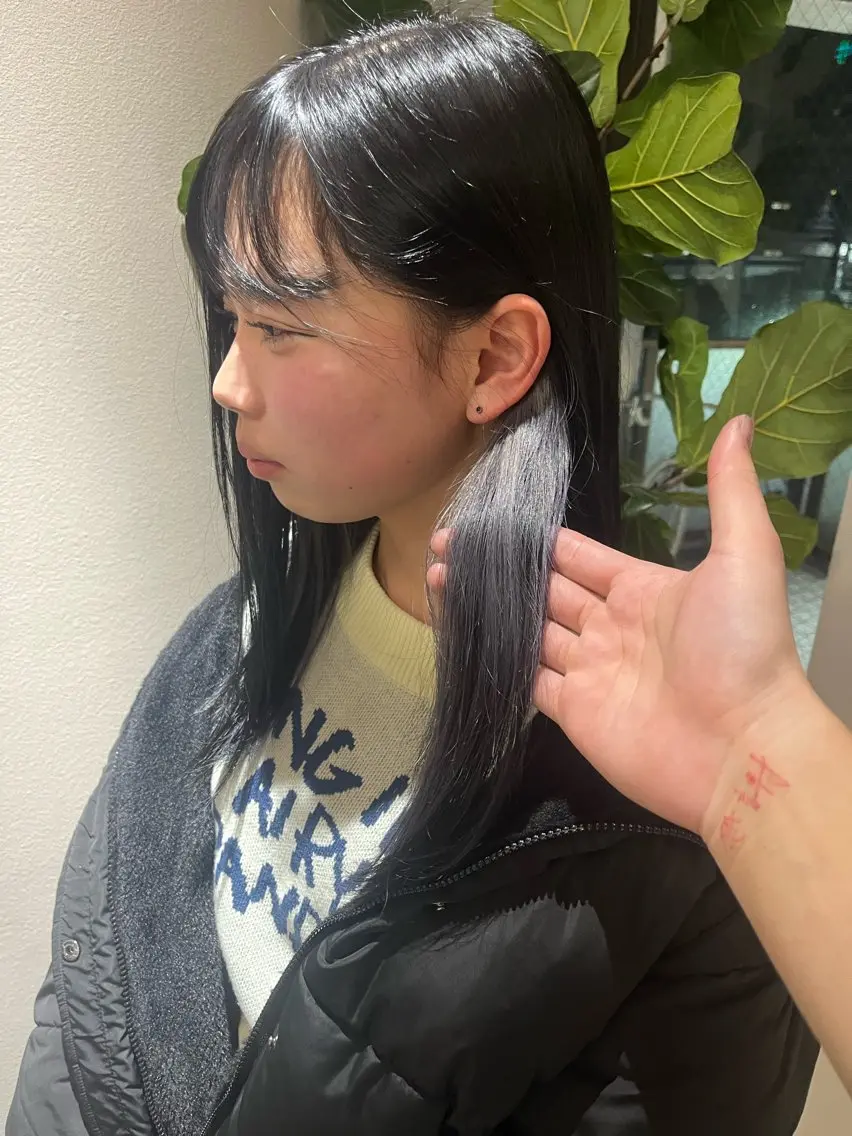 カラー デザインカラー ダブルカラー 髪質改善 縮毛矯正 ヘアカラー 海瑠万／メンズパーマ ／ブリーチ／フェードのヘアスタイル