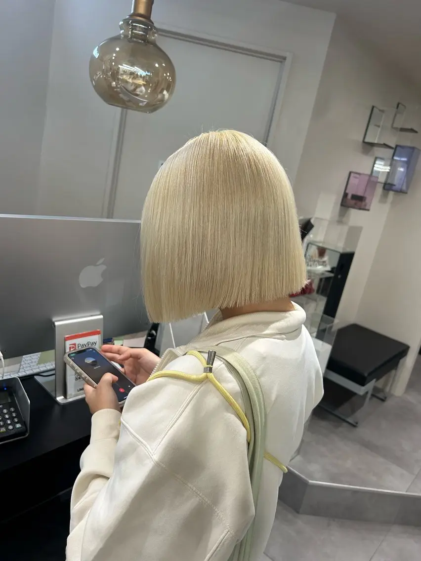 ショート カラー ブロンド ホワイトブロンド カット ヘアカラー トリートメント Maya川越/ エクステ/ハイトーンのヘアスタイル