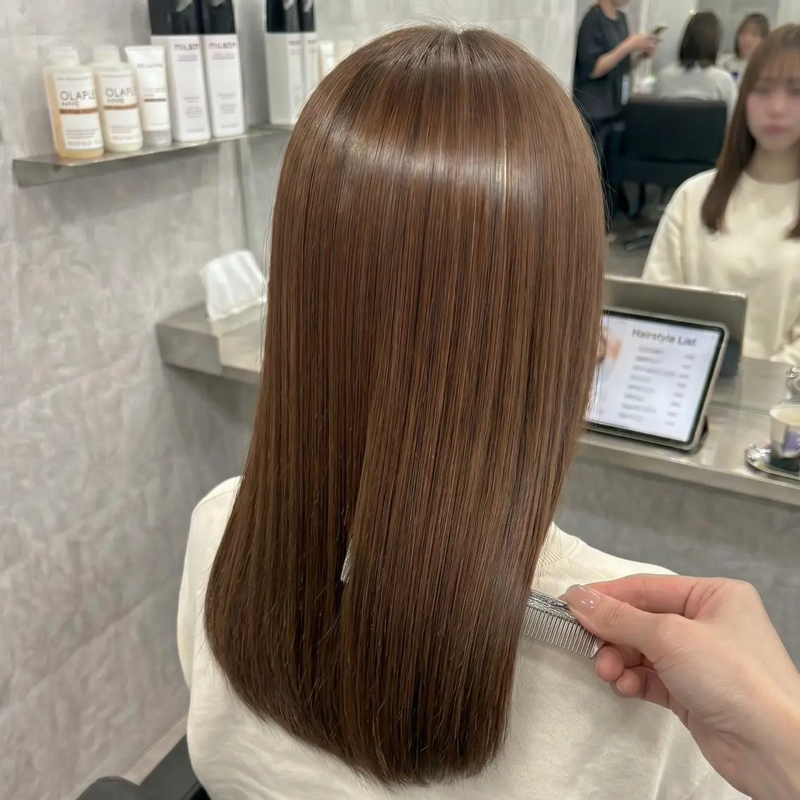 ミディアム カット ヘアカラー トリートメント 艶髪/酸性ストレート /縮毛矯正/かえでのヘアスタイル