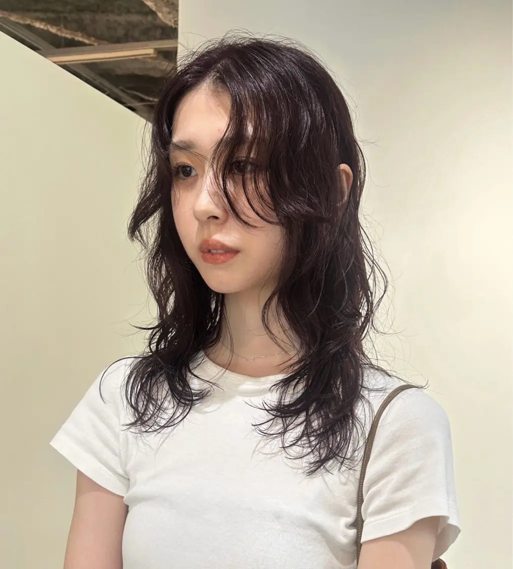 セミロング カラー パーマ ヘアアレンジ セミロングパーマ バイオレットカラー カット ヘアカラー パーマ 縮毛矯正 トリートメント 🎀suzuna 透明感colorのヘアスタイル