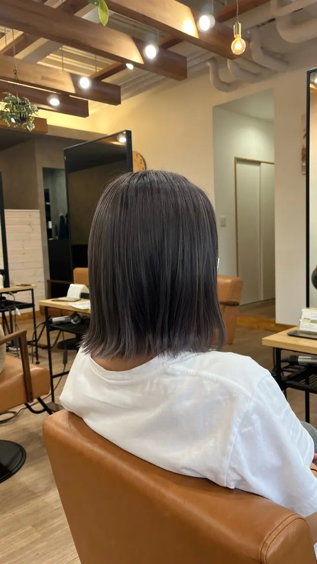 カラー 岩田 樹美のヘアスタイル