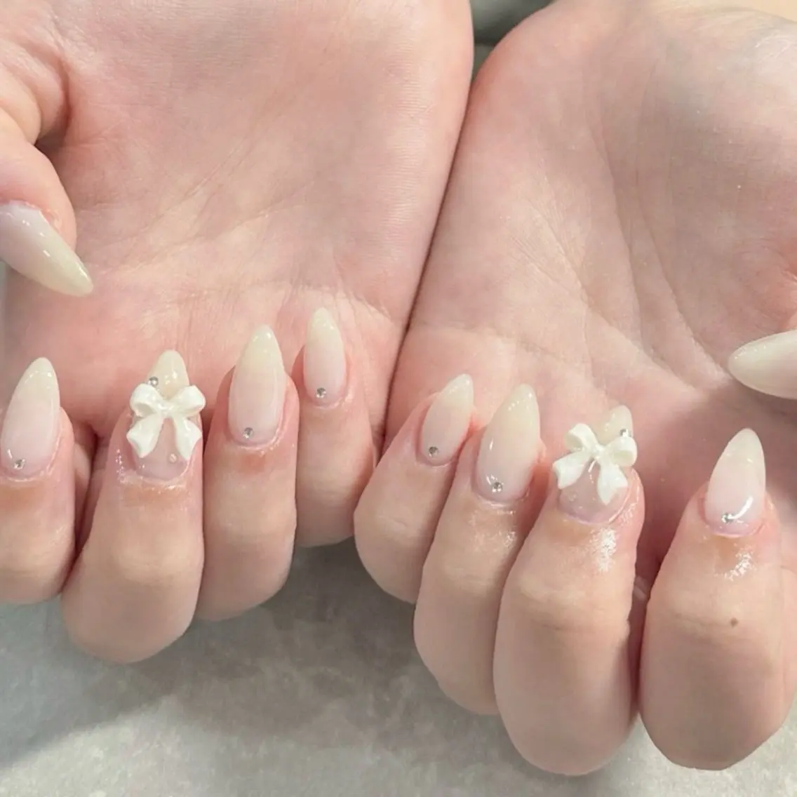 ネイル フットネイル ワンカラーネイル ハンドネイル LAVISH manaのネイルデザイン