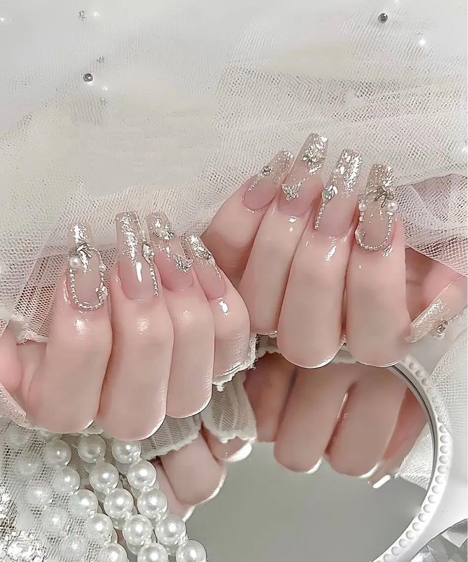 ロング 外国人風カラー 韓国風ヘア ハンドネイル E🌷nail 長さだし専門店のネイルデザイン