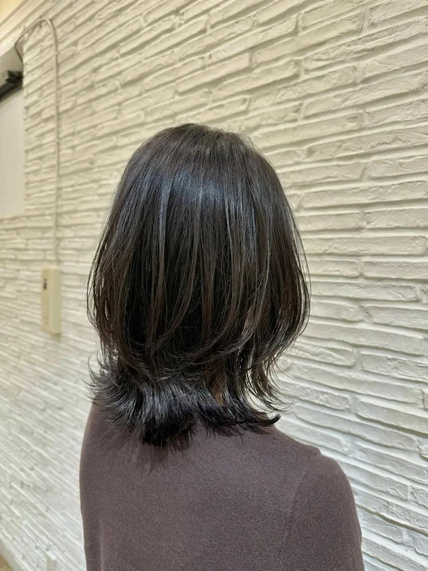 ミディアム 前平 友慈のヘアスタイル