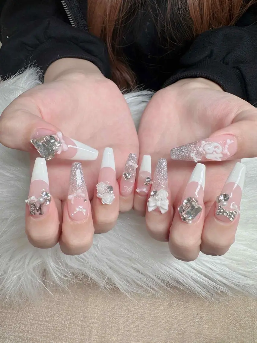 ネイル フレンチネイル ジェルネイル ガラスフレンチ ハロウィン ハート H.baby Nail Salonのネイルデザイン