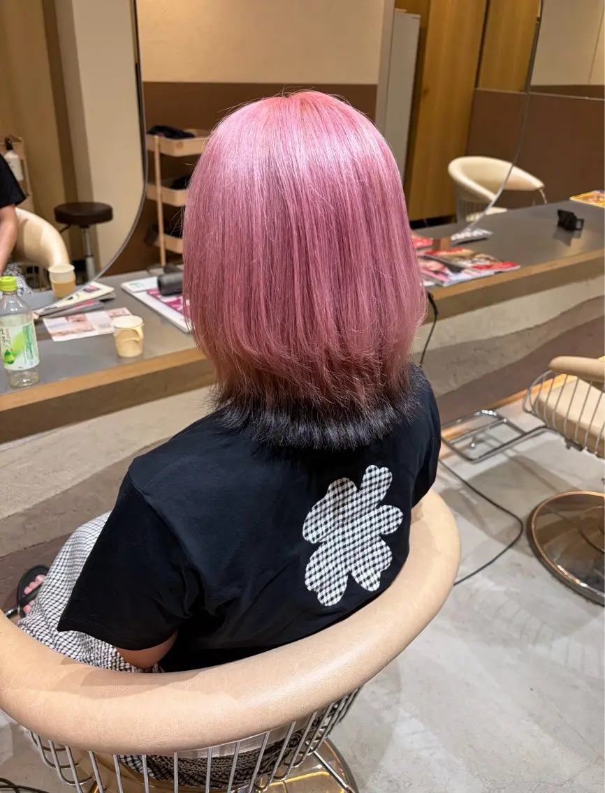 ミディアム ボブレイヤー ボブ レイヤーカット ヘアカラー 阿部野 明優梨のヘアスタイル