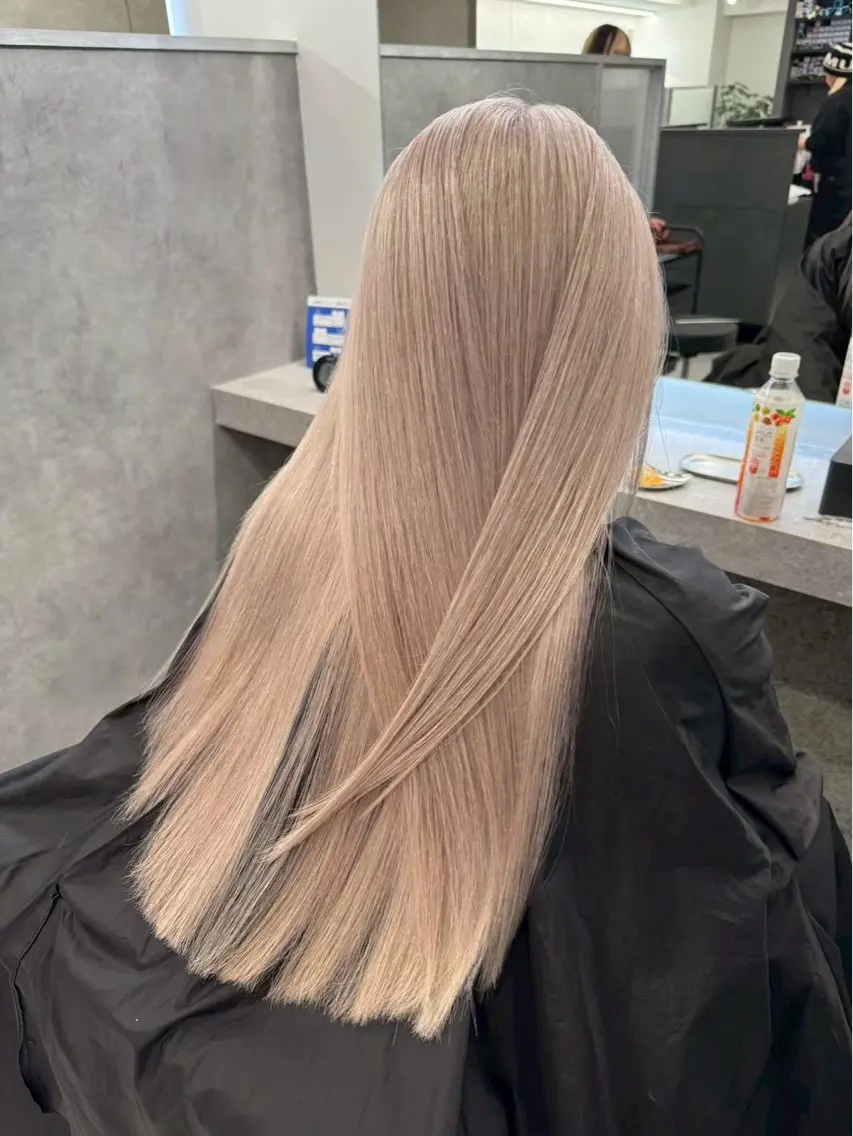 ロング yuka/いろあそび ブリーチカラー🎀のヘアスタイル