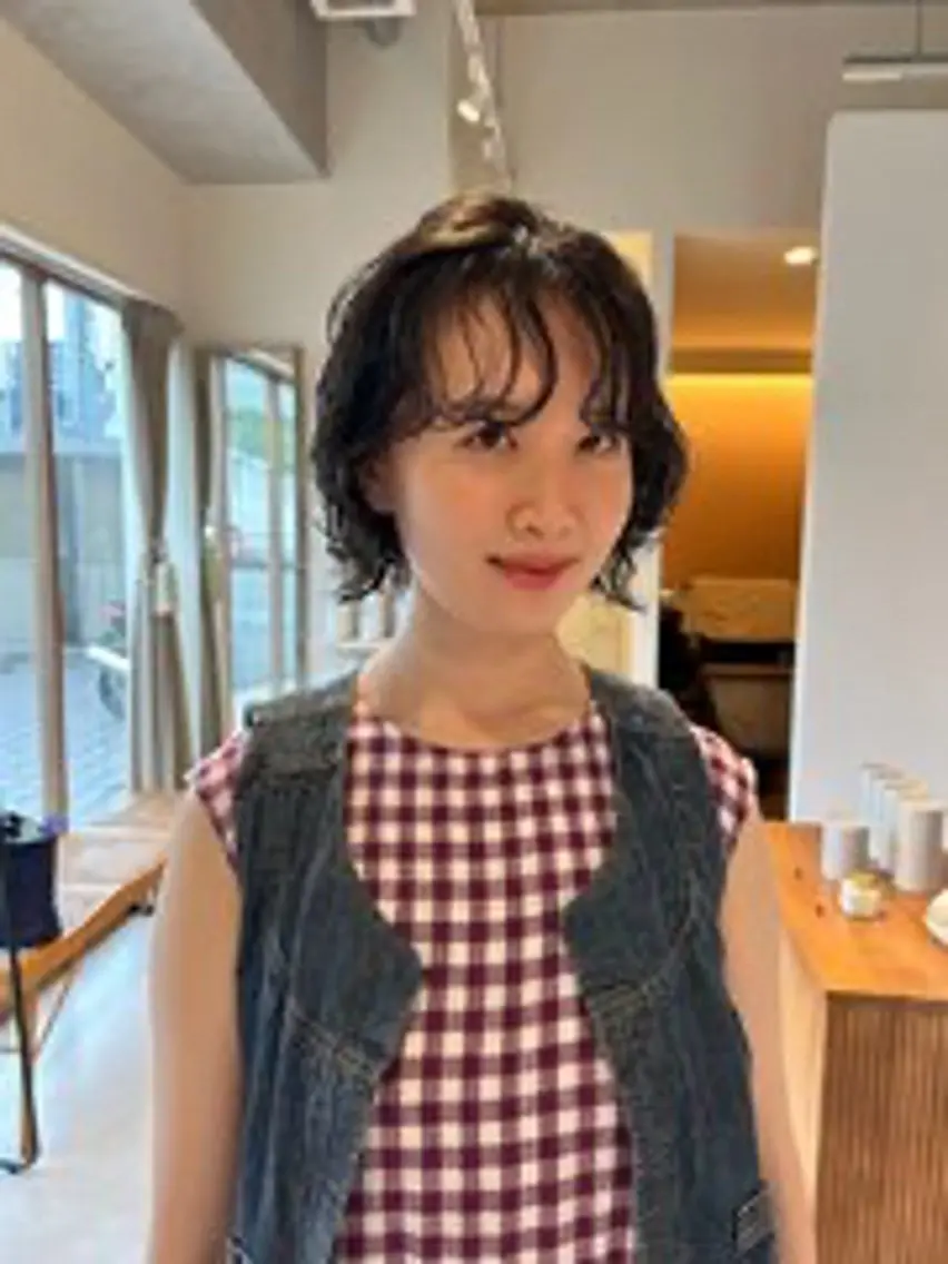 ショート パーマ パーマ🌀/縮毛🪡 透明感カラー🧊のヘアスタイル
