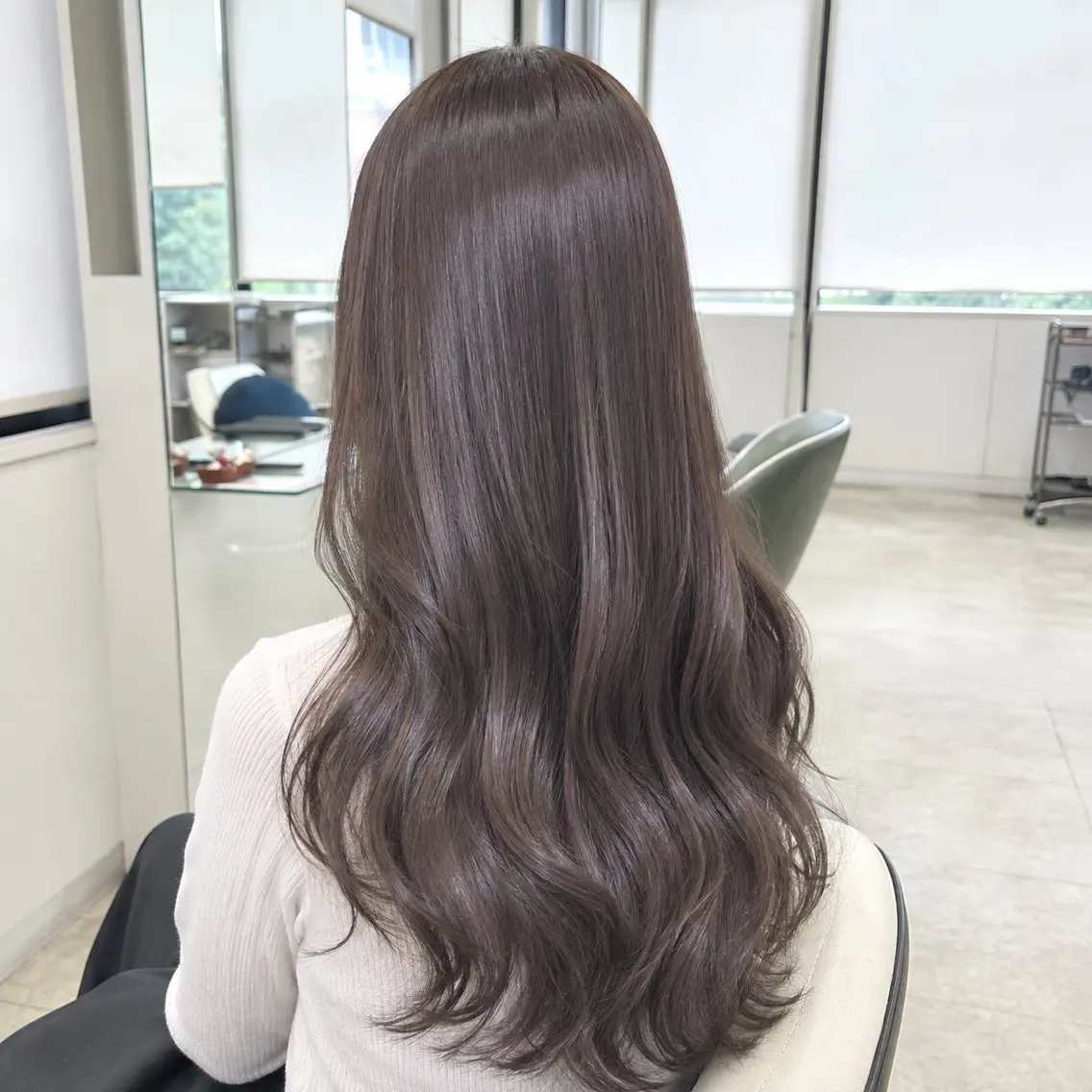 ロング チョコレートブラウン カット ヘアカラー トリートメント archange 齋藤旭冶／川口のヘアスタイル