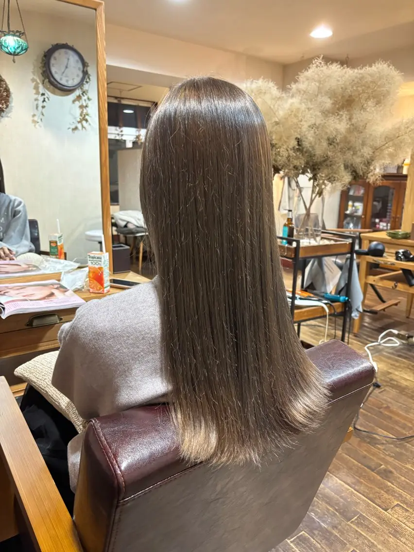 カラー グレージュ アカリ😸🫶 カラーリスト🧡のヘアスタイル