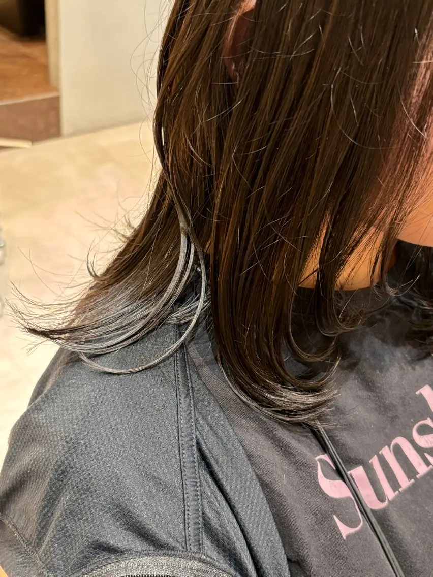ミディアム 顔周りカット レイヤーカット 小林 琉花のヘアスタイル