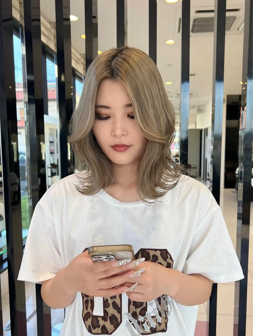 ミディアム カラー 清水 星奈のヘアスタイル
