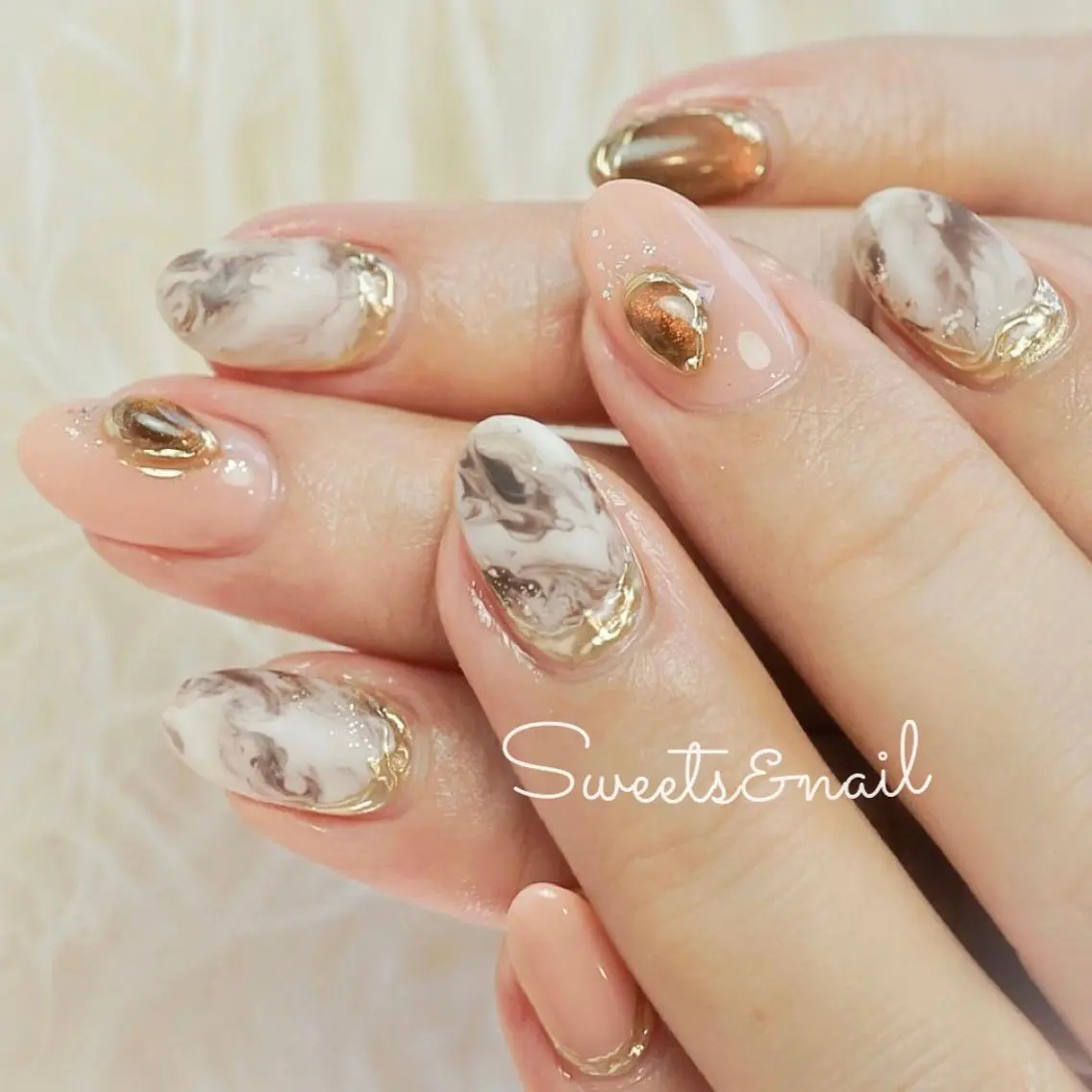 ネイル マグネットネイル 大理石ネイル(マーブル) マットネイル ミラーネイル 持ち込み Sweets& nail みなこのネイルデザイン