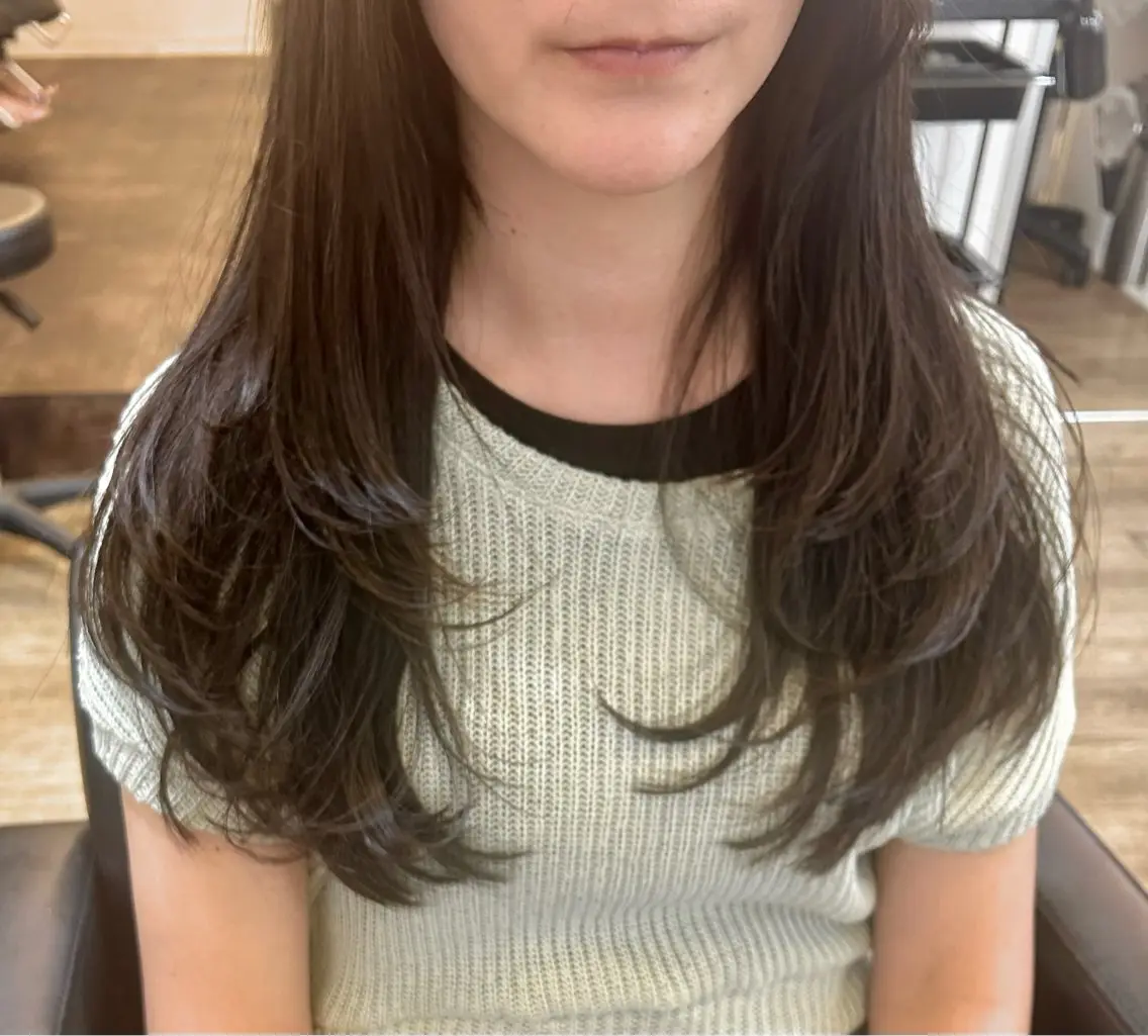 ロング ボブ くびれヘア 顔周りカット 韓国風ヘア レイヤーカット ブリーチなしベージュ /ヘアセット/ミユのヘアスタイル