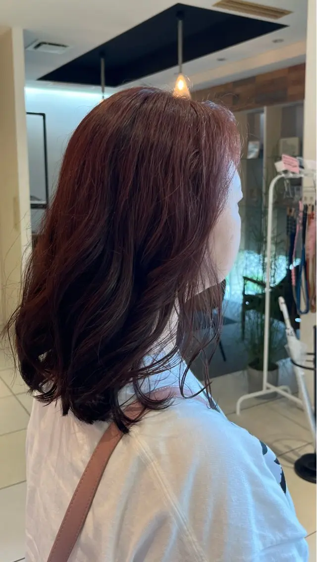 ミディアム カラー ブリーチ ブラウンカラー ブリーチなしカラー ピンクカラー レッドカラー ヘアカラー 長久手/艶カラー/ ブリーチ/フウカのヘアスタイル