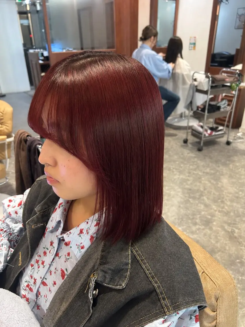 ショート ヘアカラー 長谷川 桃々香のヘアスタイル