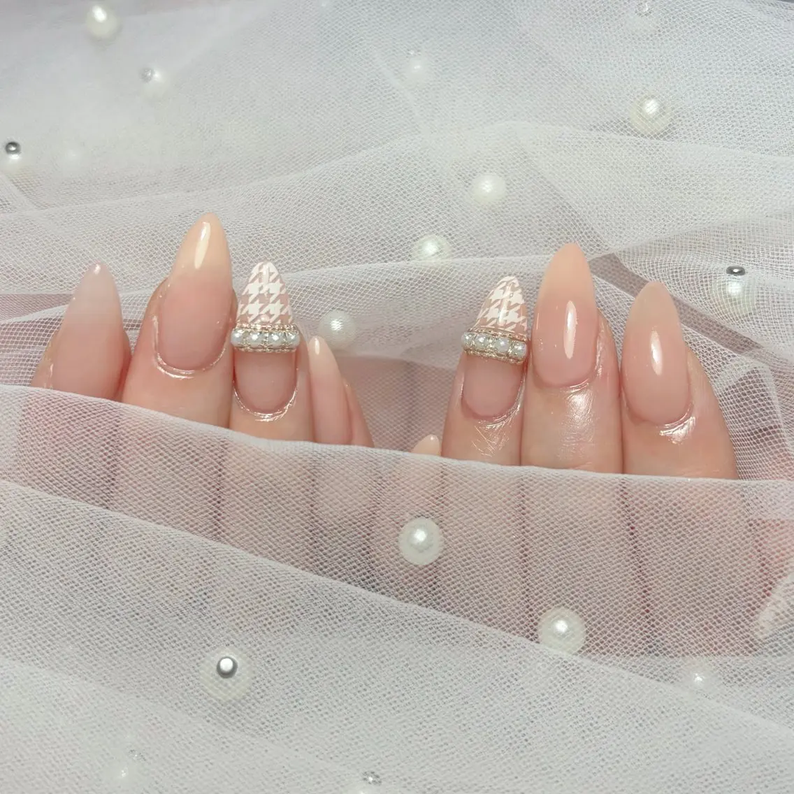 ネイル ハンドネイル 𝐴𝑘𝑎𝑟𝑖 🤎のネイルデザイン