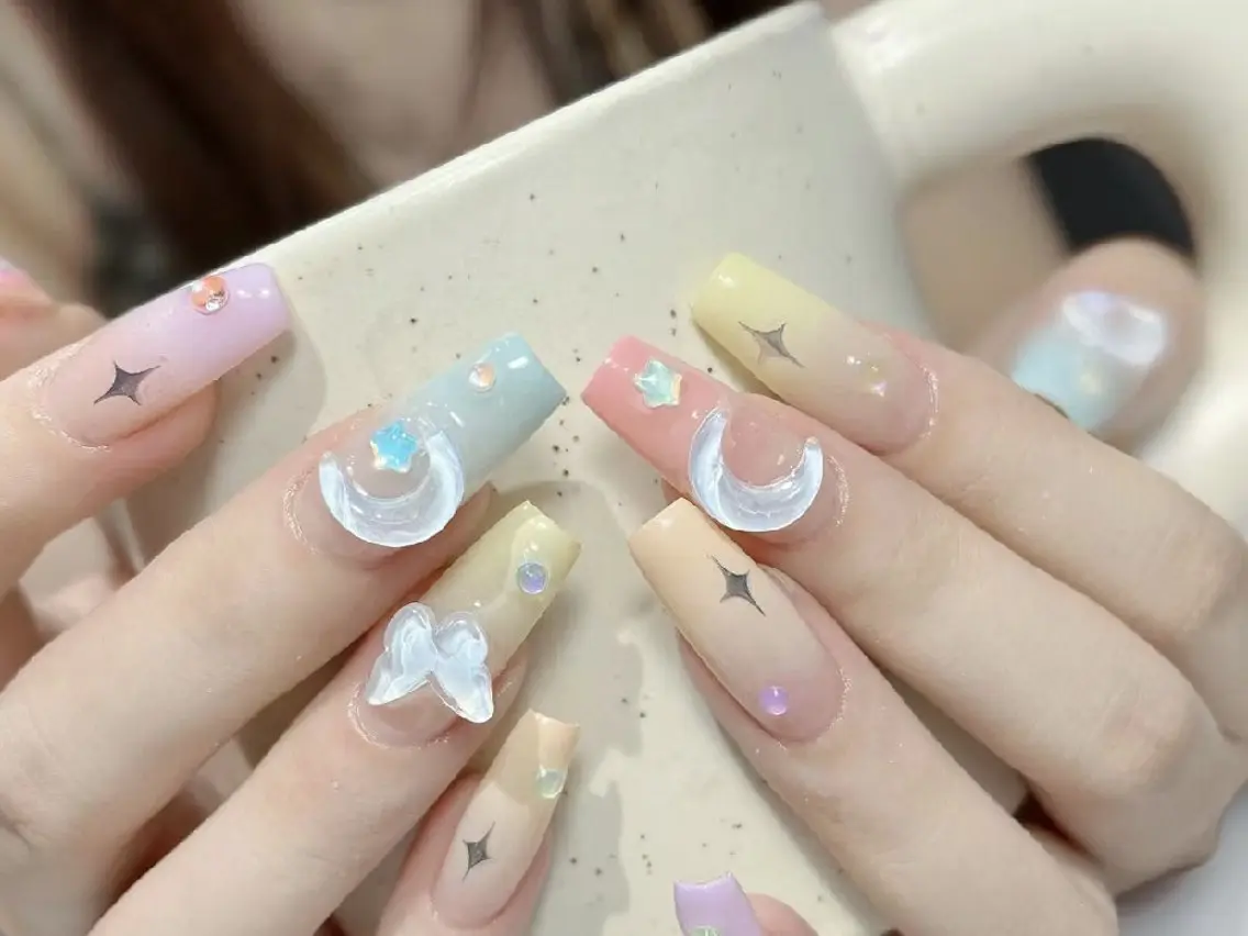 ネイル クリアネイル フラッシュネイル フットネイル フレンチネイル ジェルネイル ハンドネイル UM Nail Salonのネイルデザイン