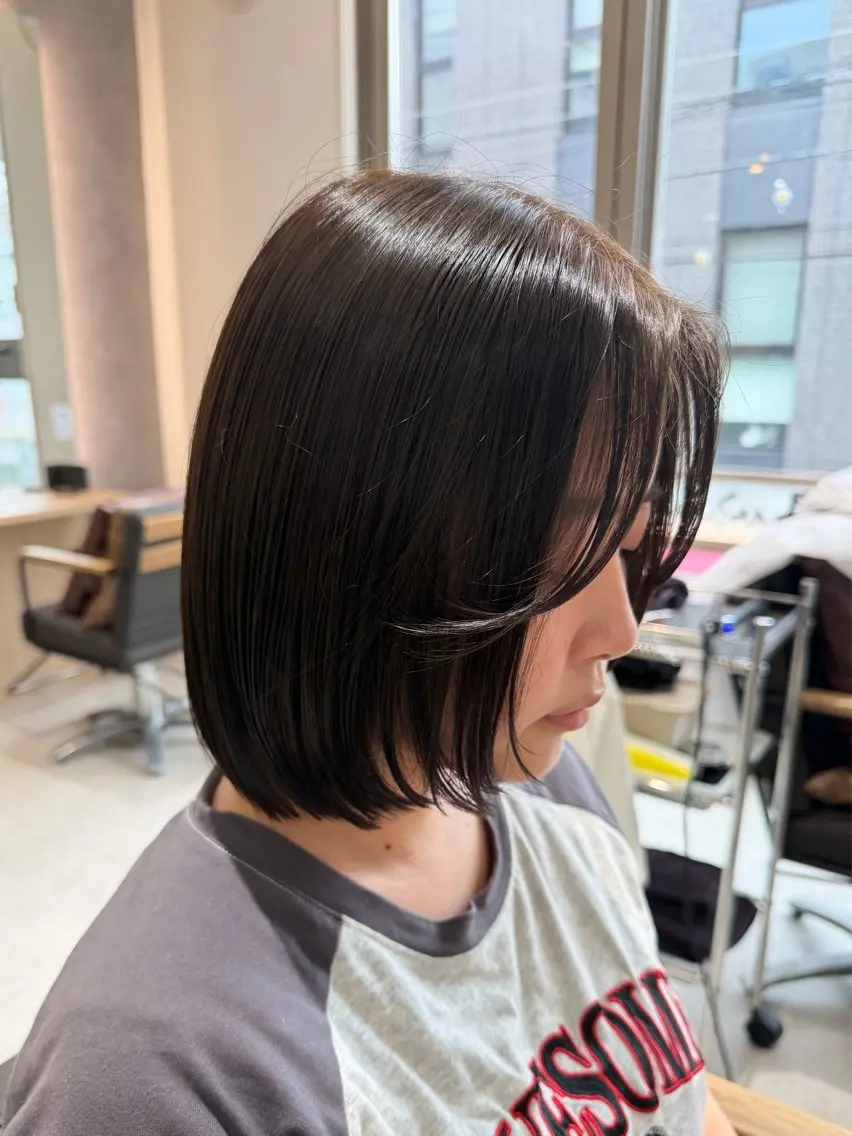 ショート カラー オリーブカラー ボブ 顔まわりレイヤー 顔周りカット レイヤーカット ヘアカラー トリートメント FUKA🎀🩶 / ツヤ髪/韓国風のヘアスタイル