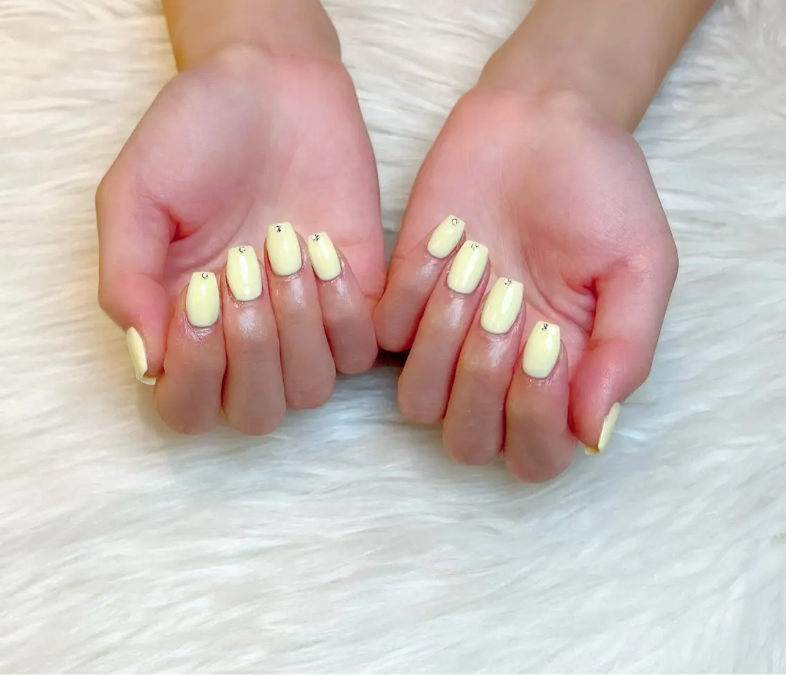 ネイル ストーンネイル Lino+ ネイル&よもぎ蒸しのネイルデザイン