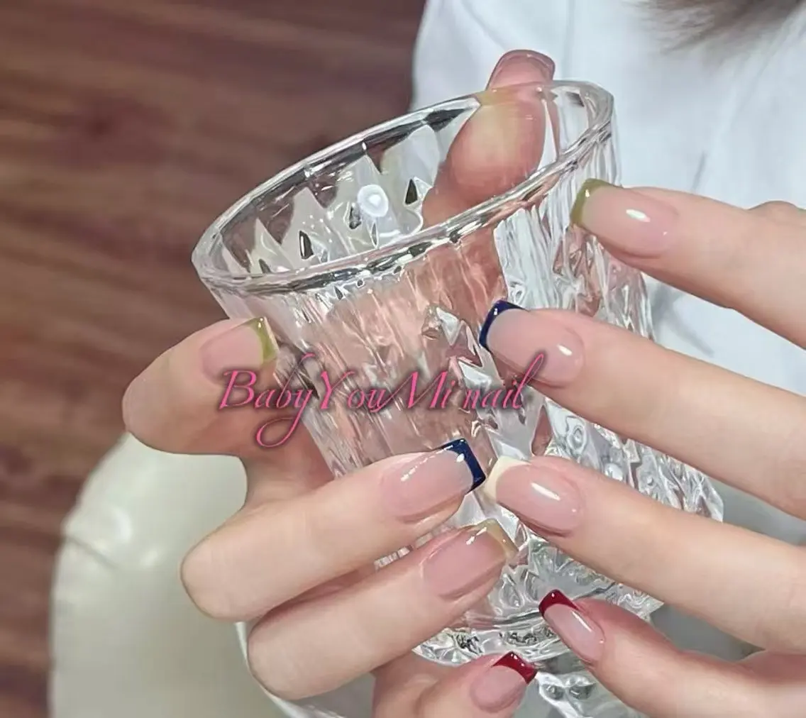 ネイル オーロラネイル フラワーネイル フットネイル フレンチネイル ジェルネイル ハンドネイル BabyYouMi nailのネイルデザイン