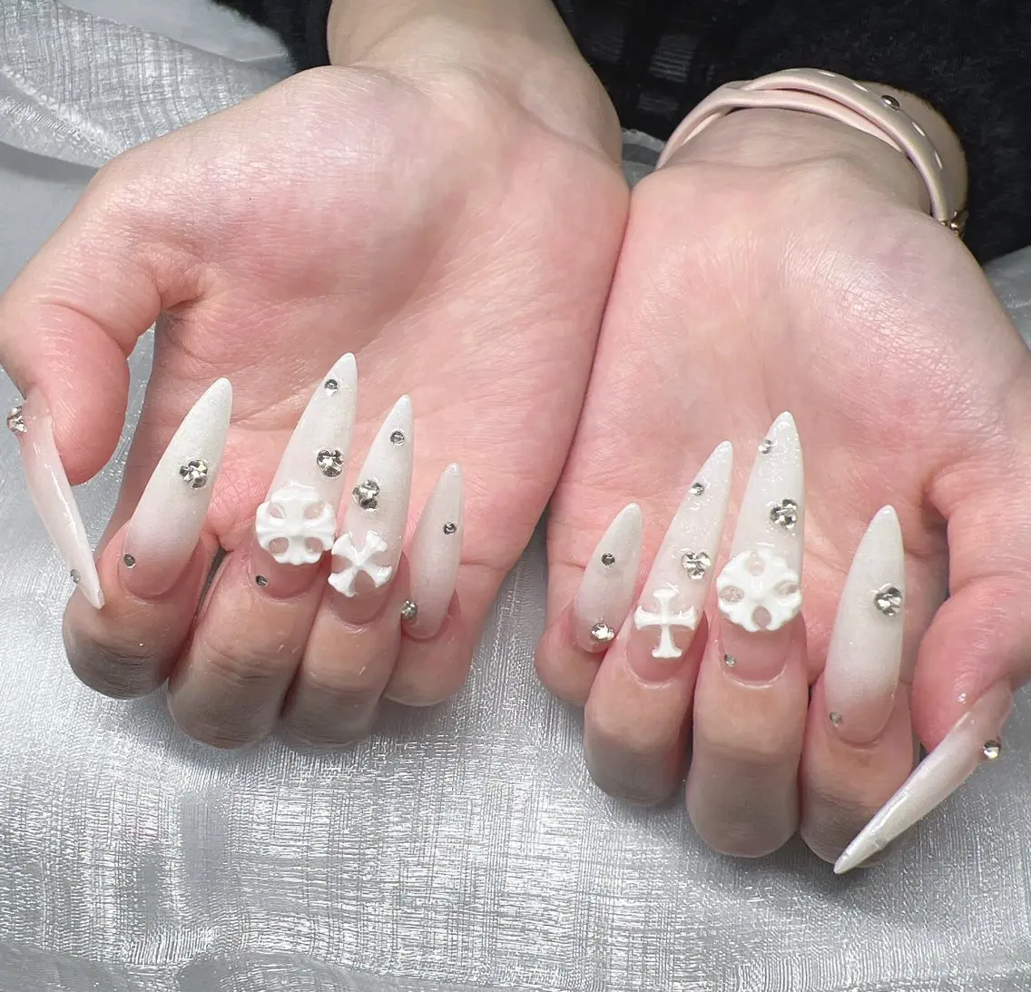 ネイル 長さ出し グラデーション 卒業式 キラキラネイル マグネットネイル ハンドネイル Lee Nailsのネイルデザイン