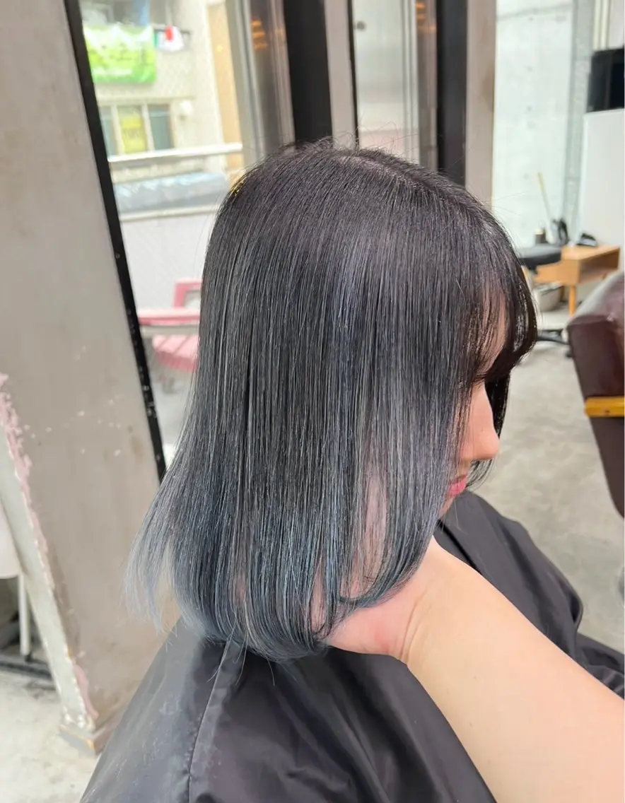ミディアム カラー バレイヤージュ ブルーカラー レイヤーカット カット ヘアカラー トリートメント 指名数No.1 /NAOYAのヘアスタイル