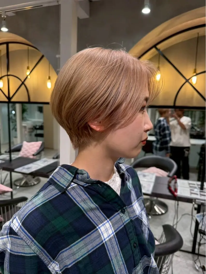 ショート 似合わせカット レイヤー縮毛矯正 カラー/虎白のヘアスタイル