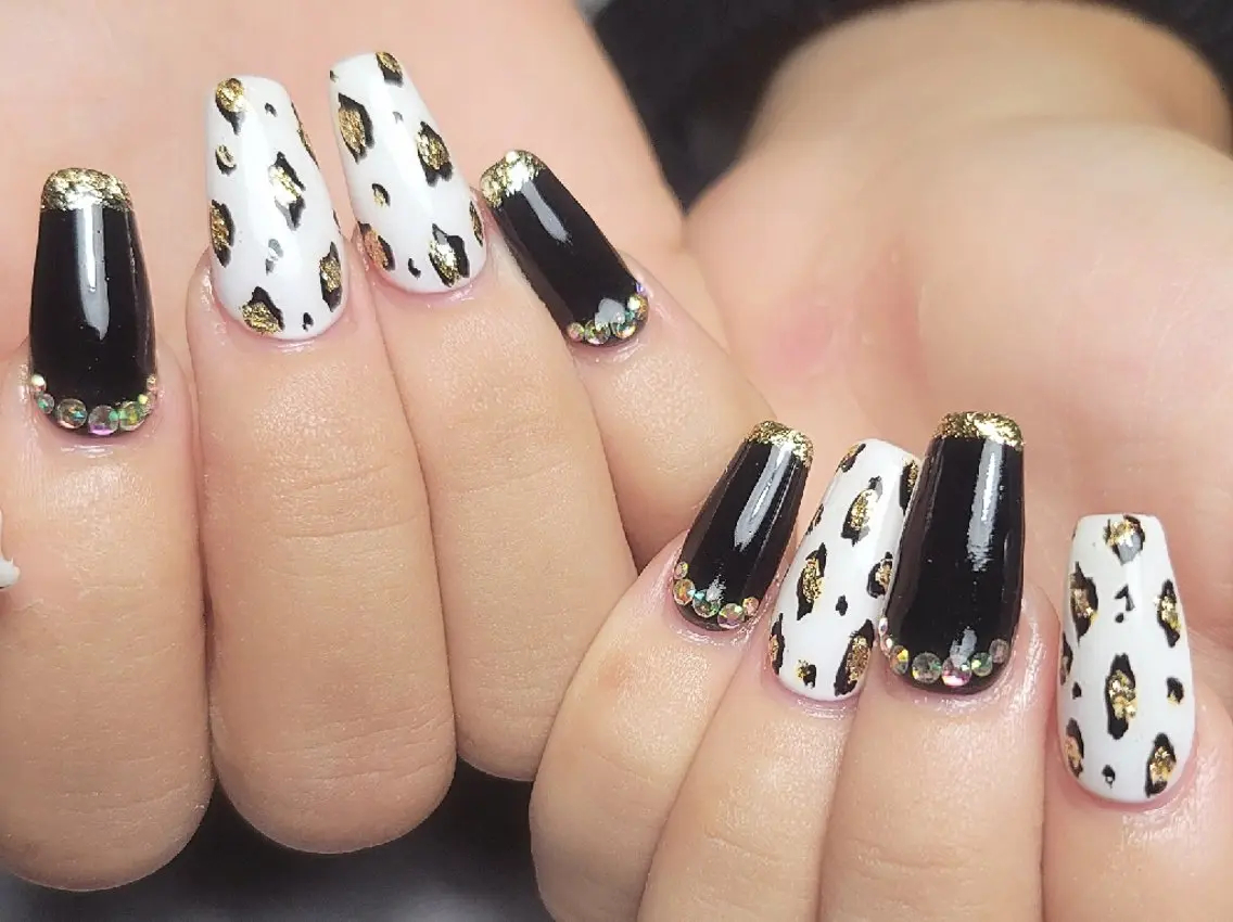 ネイル アニマル柄 ハンドネイル ハンドケア MU5-nail 金山ネイルサロンのネイルデザイン