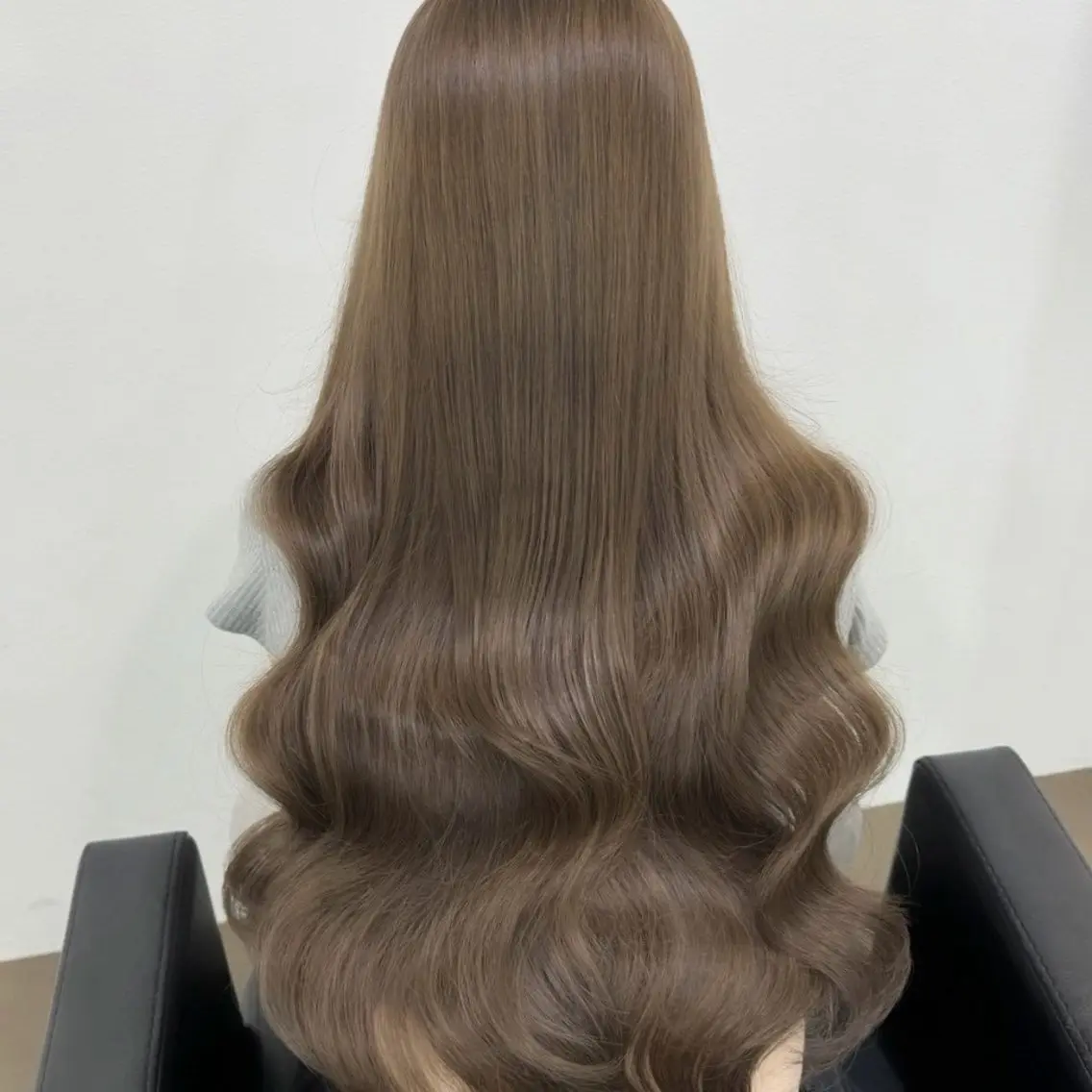 ロング カラー ベージュカラー ブリーチ ブラウンカラー 透明感カラー デザインカラー ヘアカラー トリートメント 涼星/心斎橋/艶髪 モデル様募集中👑のヘアスタイル