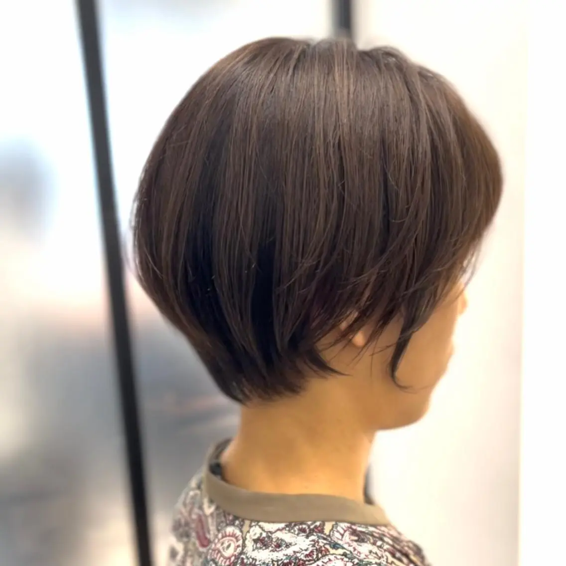 ショート カラー ブリーチ デザインカラー ハイライトカラー 顔周りカット ハイライト ショートヘア、ボブ こやさん コヤマのヘアスタイル