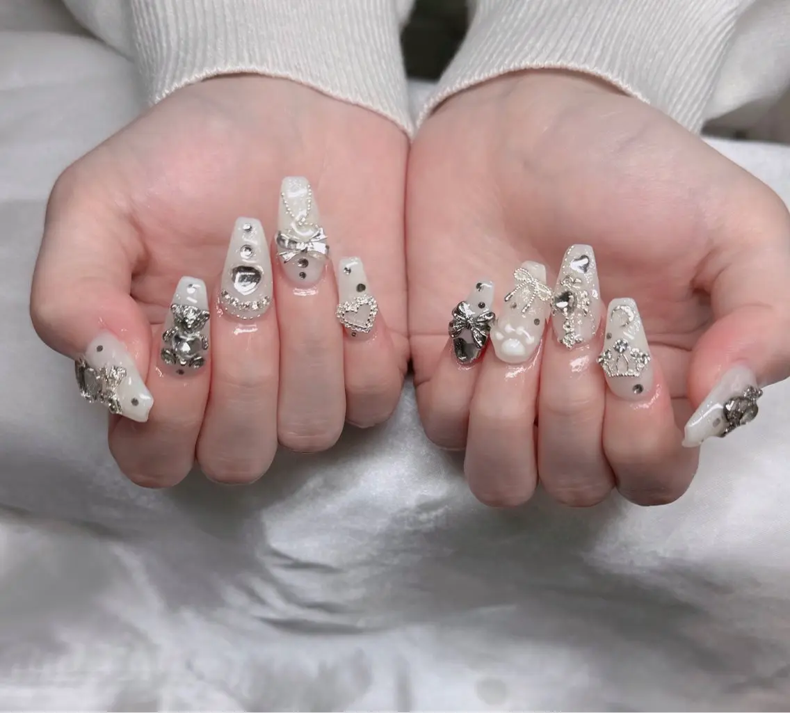 ネイル フレンチネイル ジェルネイル ハロウィン キラキラネイル 韓国ネイル H.baby Nail Salonのネイルデザイン