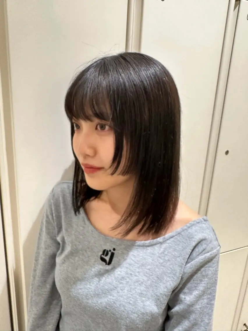 セミロング カラー ヘアアレンジ タイトボブ個性派カラ ーAKANEのヘアスタイル