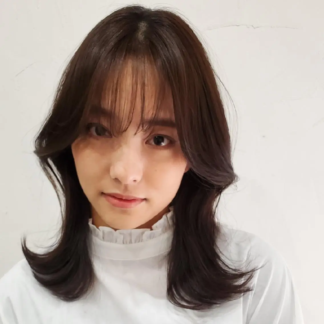 セミロング パーマ カラー 切りっぱなしボブ ショートボブ セミロングパーマ バレイヤージュ ベージュカラー カット ヘアカラー 縮毛矯正 トリートメント 韓国レイヤー柔らかい 地毛風縮毛矯正／マツのヘアスタイル