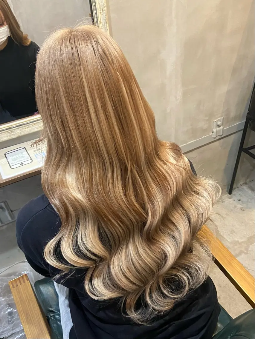 ロング カラー ⭐️プルエクステ/ カットモデルKAHOのヘアスタイル