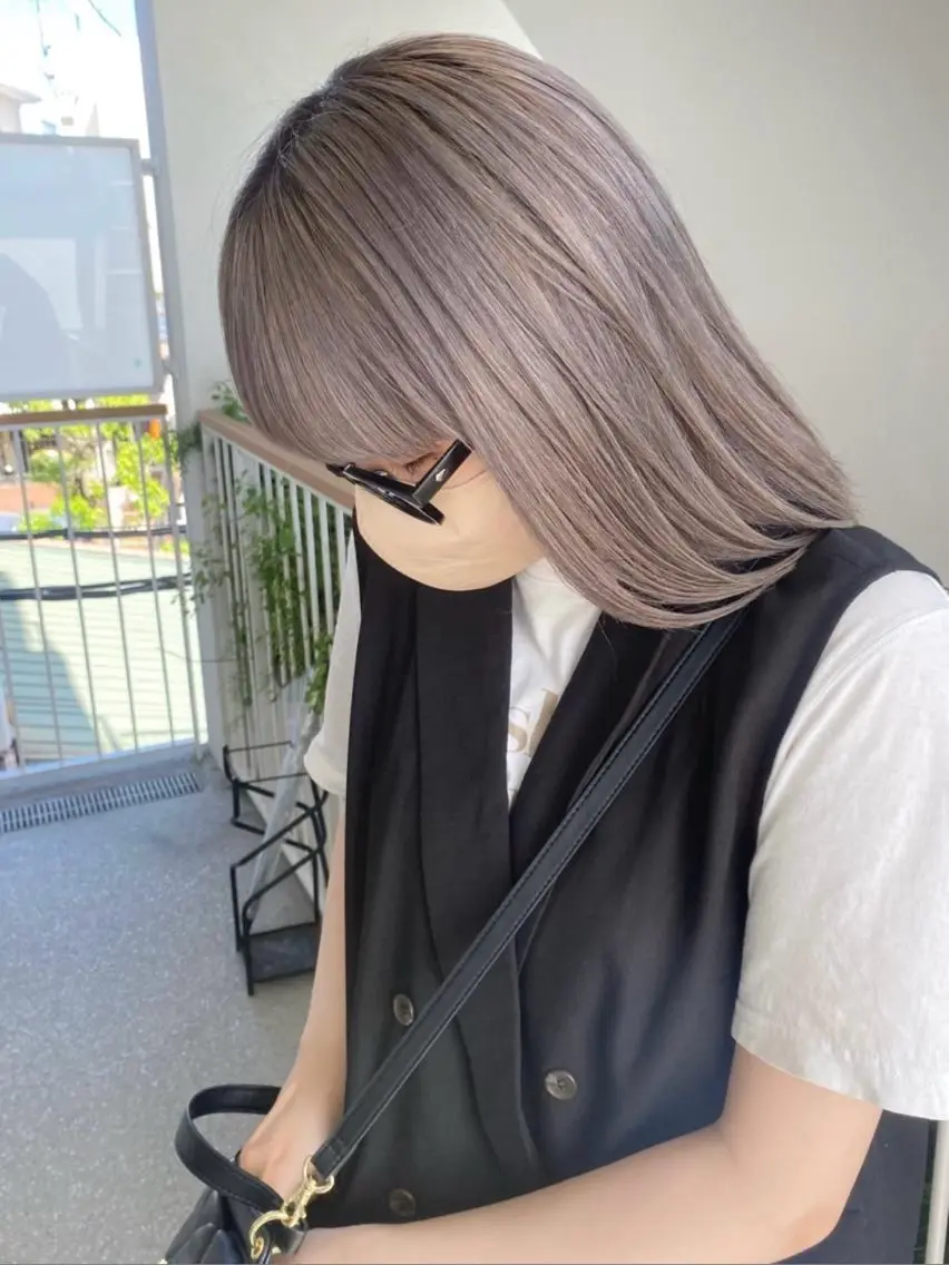 セミロング カラー ヘアアレンジ グレージュ ヘアカラー トリートメント ヘアセット 🌷FUKA🌷 まろやかハイトーンのヘアスタイル