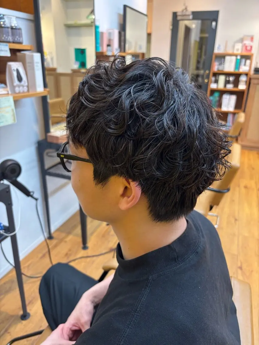 ショート パーマ メンズ メンズパーマ ニュアンスパーマ カット カネコ ナナミのヘアスタイル